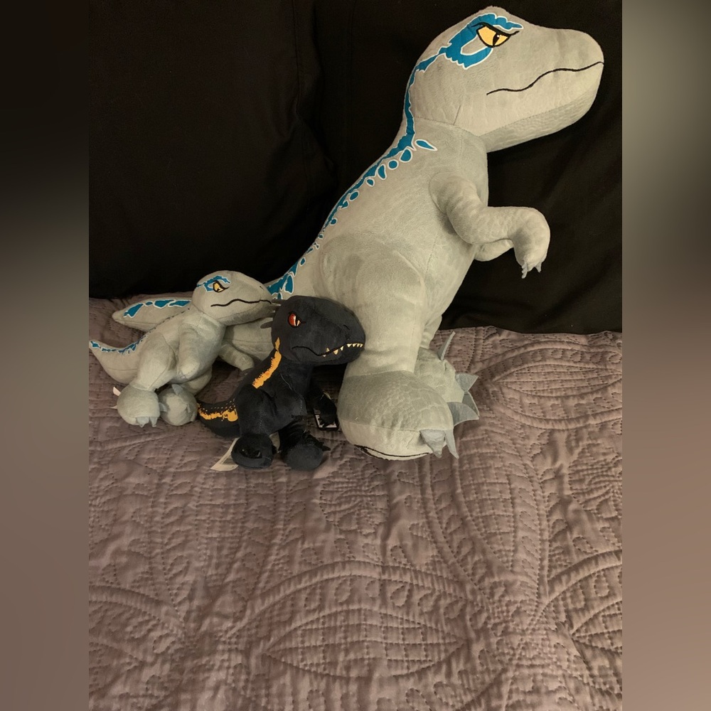 Jurassic World plush bundle